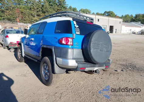2007 Toyota Fj Cruiser z USA, uszkodzony, nr VIN JTEBU11F670044208